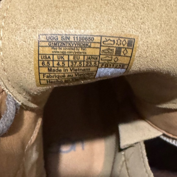 UGG Ashton waterproof boot 6.5W - Picture 4 of 6